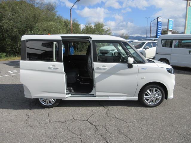 ソリオ ハイブリッドＭＸ　４ＷＤ　登録済未使用車　スズキセーフティサポート　左側電動スライドドア　ＵＳＢ入力端子　リアサンシェード　クルーズコントロール（7枚目）