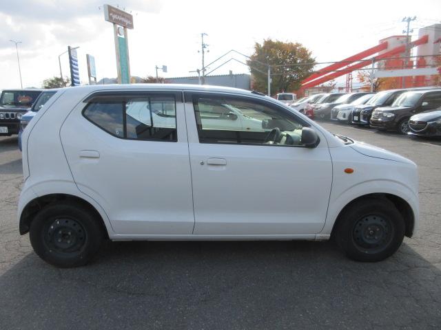 アルト Ｌ　４ＷＤ　スズキセーフティサポート　ナビ　Ｂｌｕｅｔｏｏｔｈオーディオ　バックカメラ　法人ワンオーナー　頸部衝撃緩和ヘッドレスト　オートライト　アイドリングストップ　衝突安全ボディ（6枚目）