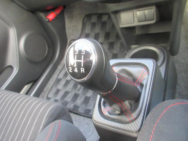 アルトワークス ベースグレード　４ＷＤ　ＨＩＤライト　フォグランプ　ビルトインＥＴＣ　プッシュスタート　レカロシート　５速マニュアル車　オートライト　　スマートキー　横滑り防止　衝突安全ボディ（16枚目）
