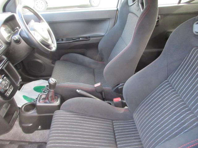 アルトワークス ベースグレード　４ＷＤ　ＨＩＤライト　フォグランプ　ビルトインＥＴＣ　プッシュスタート　レカロシート　５速マニュアル車　オートライト　　スマートキー　横滑り防止　衝突安全ボディ（22枚目）
