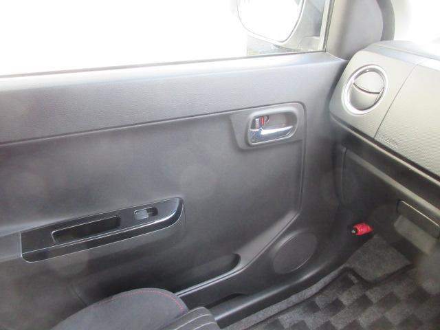 アルトワークス ベースグレード　４ＷＤ　ＨＩＤライト　フォグランプ　ビルトインＥＴＣ　プッシュスタート　レカロシート　５速マニュアル車　オートライト　　スマートキー　横滑り防止　衝突安全ボディ（23枚目）