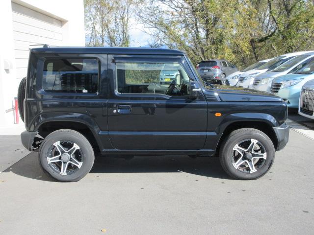 ジムニー ＸＣ　４ＷＤ　スズキセーフティサポート　ナビ　フルセグＴＶ　Ｂｌｕｅｔｏｏｔｈ　ＣＤ＆ＤＶＤ　ＥＴＣ　ＬＥＤヘッドランプ　フォグランプ　クルコン　シートヒーター　荷室カーペット　プッシュスタート　冬タイヤ有（7枚目）