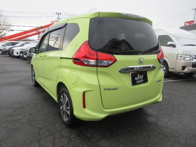 フリードハイブリッド ハイブリッド・Ｇホンダセンシング　４ＷＤ　ナビ　フルセグＴＶ　Ｂｌｕｅｔｏｏｔｈ　ＣＤ＆ＤＶＤ再生　バックカメラ　両側パワースライドドア　ドラレコ　ＬＥＤヘッドランプ　フロントワイパーデアイサー　ビルトインＥＴＣ　ドラレコ　クルコン（11枚目）