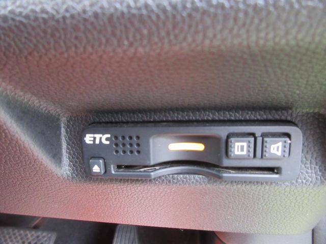 フリードハイブリッド ハイブリッド・Ｇホンダセンシング　４ＷＤ　ナビ　フルセグＴＶ　Ｂｌｕｅｔｏｏｔｈ　ＣＤ＆ＤＶＤ再生　バックカメラ　両側パワースライドドア　ドラレコ　ＬＥＤヘッドランプ　フロントワイパーデアイサー　ビルトインＥＴＣ　ドラレコ　クルコン（27枚目）