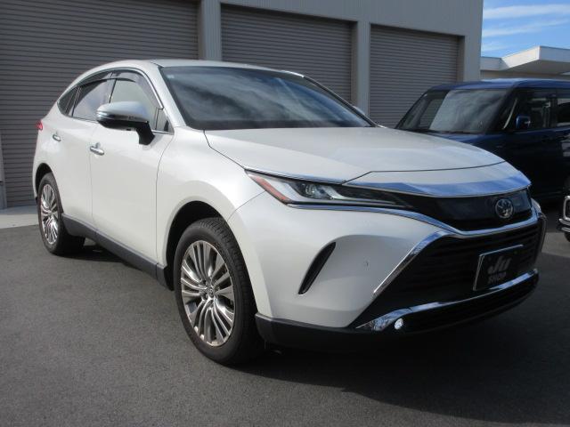 ハリアーハイブリッド Ｚ　レザーパッケージ　４ＷＤ　トヨタセーフティセンス　ナビフルセグＴＶ　Ｂｌｕｅｔｏｏｔｈ　バックカメラ　黒革シート　ＬＥＤヘッド＆フォグランプ　ＥＴＣ　シートヒーター　電動シート　電動リアゲート　ＪＢＬサウンド　冬タイヤ（7枚目）