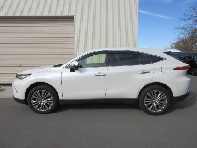 ハリアーハイブリッド Ｚ　レザーパッケージ　４ＷＤ　トヨタセーフティセンス　ナビフルセグＴＶ　Ｂｌｕｅｔｏｏｔｈ　バックカメラ　黒革シート　ＬＥＤヘッド＆フォグランプ　ＥＴＣ　シートヒーター　電動シート　電動リアゲート　ＪＢＬサウンド　冬タイヤ（9枚目）