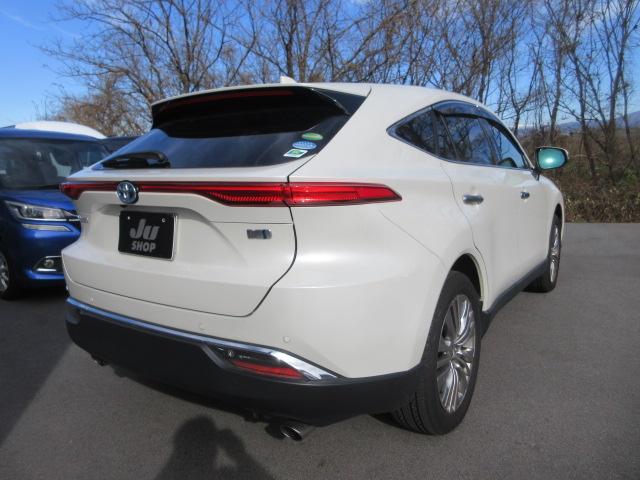 ハリアーハイブリッド Ｚ　レザーパッケージ　４ＷＤ　トヨタセーフティセンス　ナビフルセグＴＶ　Ｂｌｕｅｔｏｏｔｈ　バックカメラ　黒革シート　ＬＥＤヘッド＆フォグランプ　ＥＴＣ　シートヒーター　電動シート　電動リアゲート　ＪＢＬサウンド　冬タイヤ（11枚目）