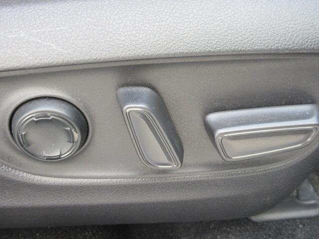 ハリアーハイブリッド Ｚ　レザーパッケージ　４ＷＤ　トヨタセーフティセンス　ナビフルセグＴＶ　Ｂｌｕｅｔｏｏｔｈ　バックカメラ　黒革シート　ＬＥＤヘッド＆フォグランプ　ＥＴＣ　シートヒーター　電動シート　電動リアゲート　ＪＢＬサウンド　冬タイヤ（29枚目）