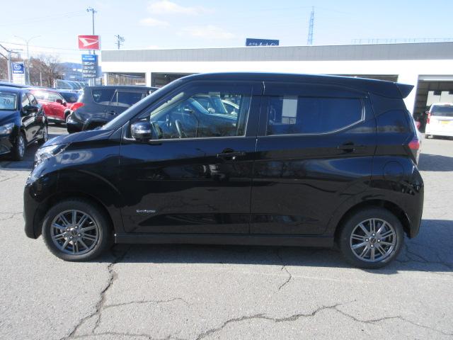 デイズ ハイウェイスター　Ｘ　４ＷＤ　９インチナビ　フルセグＴＶ　Ｂｌｕｅｔｏｏｔｈ　ＣＤ＆ＤＶＤ　アラウンドビューモニター　左電動スライドドア　エマブレ　ＬＥＤランプ　ドラレコ　エンジンスターター　シートヒーター　夏タイヤ新品（7枚目）