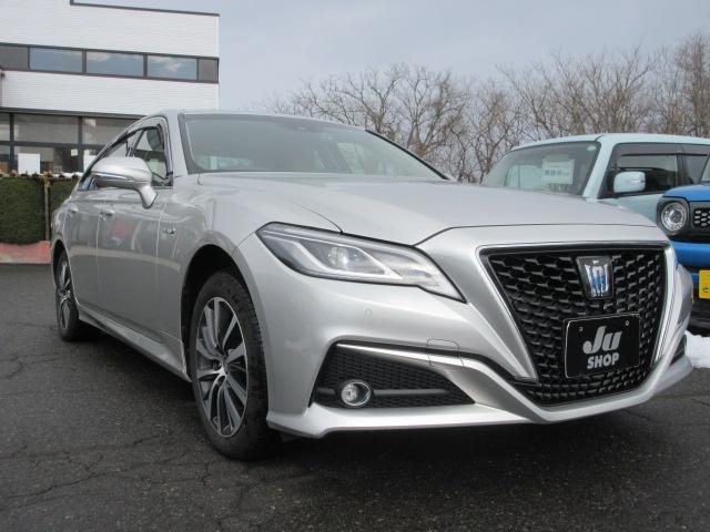 クラウンハイブリッド S Cパッケージ Four ナビ フルセグTV Bluetoothオーディオ CD&DVD再生 バックカメラ LEDランプ パワーシート ドラレコ クルーズコントロール リモコンエンジンスターター ETC スタッドレスタイヤ有(5枚目)