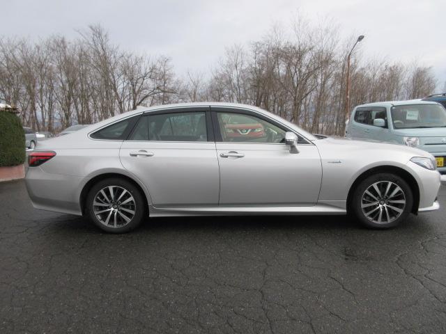 クラウンハイブリッド S Cパッケージ Four ナビ フルセグTV Bluetoothオーディオ CD&DVD再生 バックカメラ LEDランプ パワーシート ドラレコ クルーズコントロール リモコンエンジンスターター ETC スタッドレスタイヤ有(7枚目)