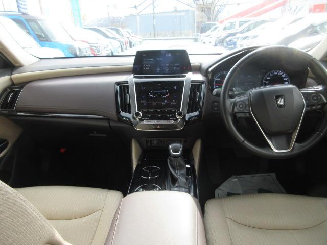 クラウンハイブリッド S Cパッケージ Four ナビ フルセグTV Bluetoothオーディオ CD&DVD再生 バックカメラ LEDランプ パワーシート ドラレコ クルーズコントロール リモコンエンジンスターター ETC スタッドレスタイヤ有(12枚目)