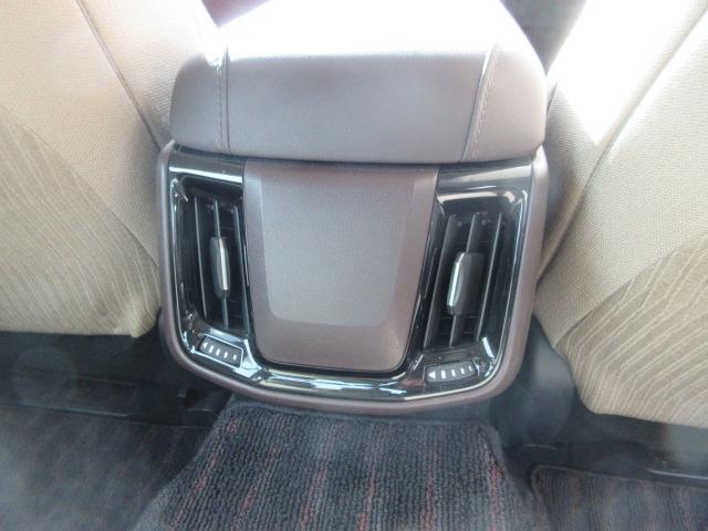 クラウンハイブリッド S Cパッケージ Four ナビ フルセグTV Bluetoothオーディオ CD&DVD再生 バックカメラ LEDランプ パワーシート ドラレコ クルーズコントロール リモコンエンジンスターター ETC スタッドレスタイヤ有(40枚目)