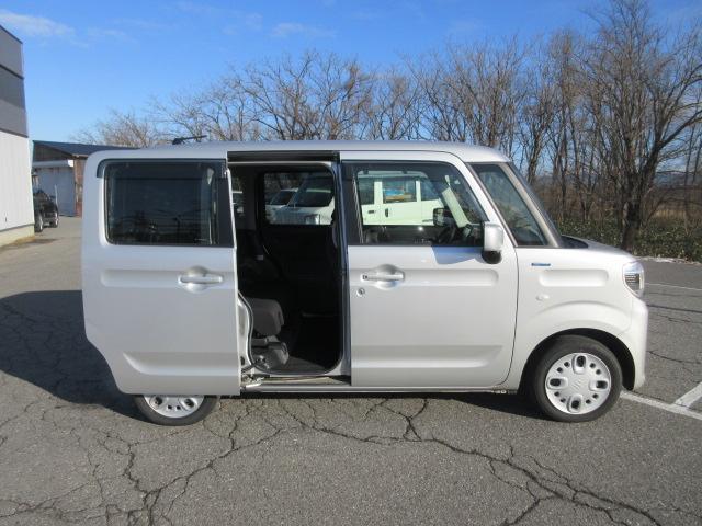 スペーシア ハイブリッドＧ　４ＷＤ　ナビ　フルセグＴＶ　Ｂｌｕｅｔｏｏｔｈオーディオ　ＣＤ＆ＤＶＤ再生機能　ＥＴＣ　プッシュスタート　デュアルカメラブレーキ（6枚目）