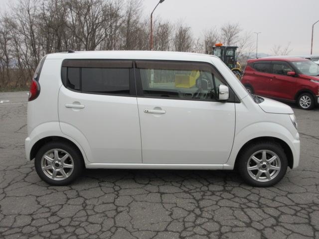 ＭＲワゴン Ｘ　４ＷＤ　ナビＴＶ　バックカメラ　Ｂｌｕｅｔｏｏｔｈオーディオ　ＣＤ＆ＤＶＤ再生機能　シートヒーター　シートリフター　リモコンエンジンスターター　スペアキー（6枚目）