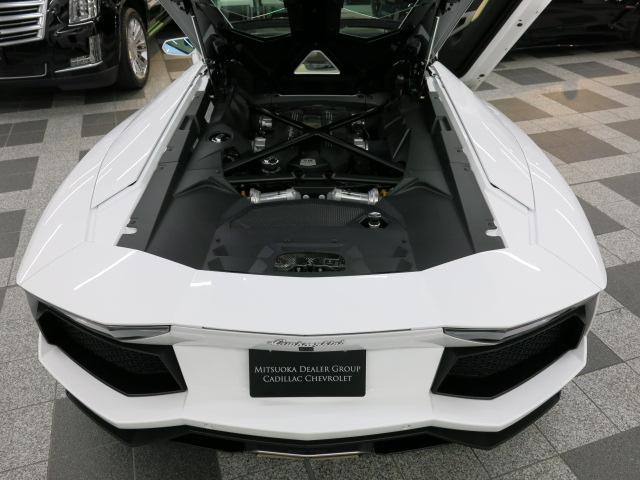 アヴェンタドール ランボルギーニ ｌｐ７００ ４ロードスター １６ｙモデル 右ｈ ガラスフードの中古車詳細 中古車 検索ならkurutown クルタウン