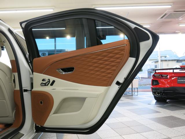 フライングスパー Ｗ１２　マリナードライビング＆ツーリング＆フロントシートコンフォート＆スタイリングスペシフィケーション・シティスペック・イルミネーション電動格納式フライングＢ・パノラミックサンルーフ・ＬＥＤヘッドランプ（37枚目）