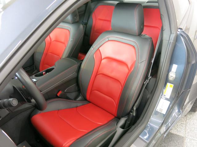 シボレーカマロ SS 1オーナー・延長保証2年&MPG+加入済み車両・ジェットブラック/アドレナリンレッドインテリア・フロントスポーツバケットシート・パフォーマンスサスペンション・ブレンボブレーキ・純正20AW(21枚目)