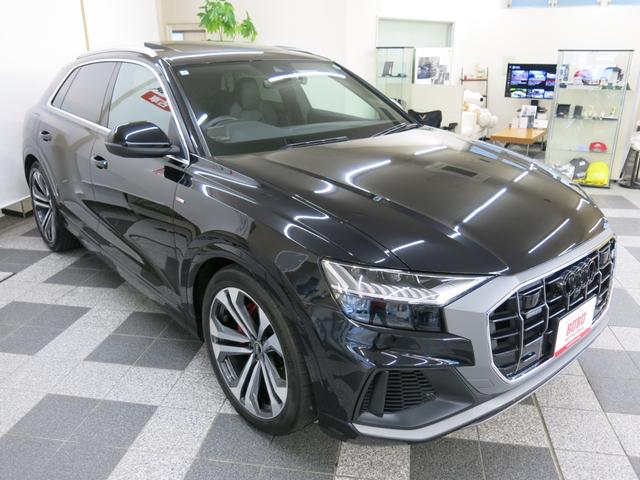 Q8 55TFSIクワトロ Sライン バルコナレザーSスポーツシート・コンフォートアシスタンスPKG・SラインプラスPKG・OPパノラマサンルーフ&アルミニウムルーフレール&レッドブレーキキャリパー&ドアエントリーライト・専用22AW(6枚目)