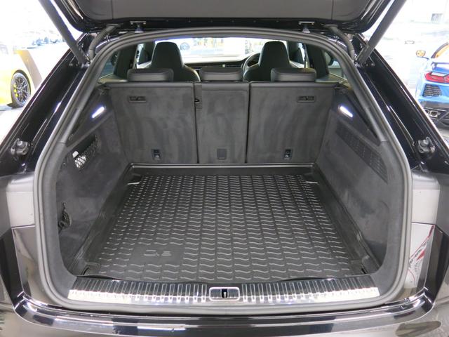 Q8 55TFSIクワトロ Sライン バルコナレザーSスポーツシート・コンフォートアシスタンスPKG・SラインプラスPKG・OPパノラマサンルーフ&アルミニウムルーフレール&レッドブレーキキャリパー&ドアエントリーライト・専用22AW(17枚目)