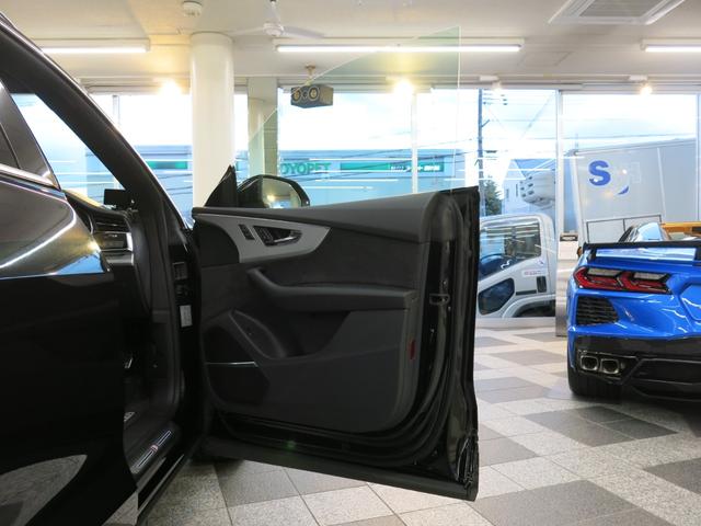 Q8 55TFSIクワトロ Sライン バルコナレザーSスポーツシート・コンフォートアシスタンスPKG・SラインプラスPKG・OPパノラマサンルーフ&アルミニウムルーフレール&レッドブレーキキャリパー&ドアエントリーライト・専用22AW(23枚目)