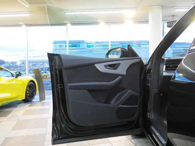 Q8 55TFSIクワトロ Sライン バルコナレザーSスポーツシート・コンフォートアシスタンスPKG・SラインプラスPKG・OPパノラマサンルーフ&アルミニウムルーフレール&レッドブレーキキャリパー&ドアエントリーライト・専用22AW(26枚目)