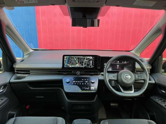 セレナ ４ＷＤ　元当社試乗車　４ＷＤ　純正前後ドラレコ　レーンキープアシスト　ＬＥＤ　アラウンドモニター　フルオートエアコン　ＥＴＣ　４ＷＤ　両側パワースライドドア　インテリジェントクルーズ　踏み間違い衝突防止（4枚目）