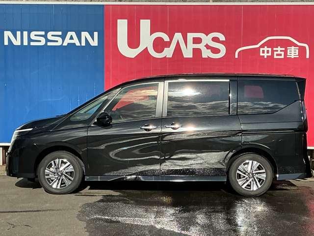 セレナ ４ＷＤ　元当社試乗車　４ＷＤ　純正前後ドラレコ　レーンキープアシスト　ＬＥＤ　アラウンドモニター　フルオートエアコン　ＥＴＣ　４ＷＤ　両側パワースライドドア　インテリジェントクルーズ　踏み間違い衝突防止（9枚目）