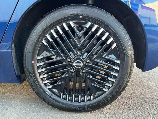 リーフ 元当社社有車 EV専用NissanConnectナビ レーダークルコン 360°カメラ 踏み間違い防止装置 LEDランプ セキュリティ 禁煙 1オーナー ETC インテリキー レーンキープアシスト サイドエアバッグ パワーウィンドウ ABS メモリ-ナビ(8枚目)