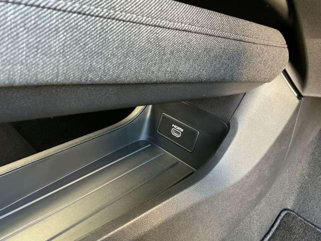 オーラ 1.2 G レザーエディション 元当社社有車 NissanConnectナビ 追突防止 レーダークルーズ 本革 車線逸脱警報装置 禁煙車 LED バックモニター ETC インテリジェントキー メモリーナビゲーション AW(18枚目)