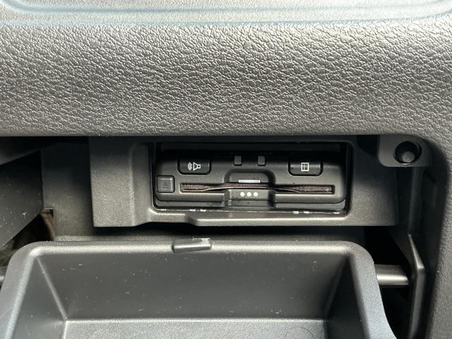 セレナ １オーナー　純正大型Ｂｌｕｅｔｏｏｔｈ対応ナビ　３６０°カメラ　エマジェンシーブレーキ　１オナ　スマキー　バックカメラ　ＬＥＤ　レーンアシスト　点検記録簿付　ＥＴＣ　Ａストップ　イモビ　サイドカーテンエアバック　フルオートエアコン　アルミホイール（23枚目）