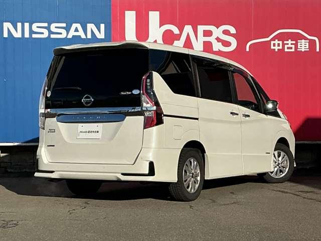 セレナ ４ＷＤ　両側電動オートスライドドア　後席モニター　メンテナンスノート　衝突被害軽減　車線逸脱防止　ＬＥＤライト　ワンオーナー　フルオートエアコン　バックモニター　ドラレコ　インテリジェントキー　ＥＴＣ　アイドリングストップ　４ＷＤ　アルミホイール（10枚目）