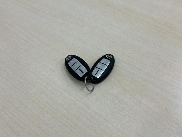 セレナ ４ＷＤ　両側電動オートスライドドア　後席モニター　メンテナンスノート　衝突被害軽減　車線逸脱防止　ＬＥＤライト　ワンオーナー　フルオートエアコン　バックモニター　ドラレコ　インテリジェントキー　ＥＴＣ　アイドリングストップ　４ＷＤ　アルミホイール（32枚目）