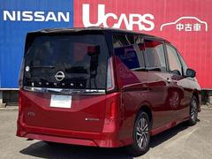 ますますドライブが楽しくなる、ブラック基調のスポーティな運転席まわりです！ 4