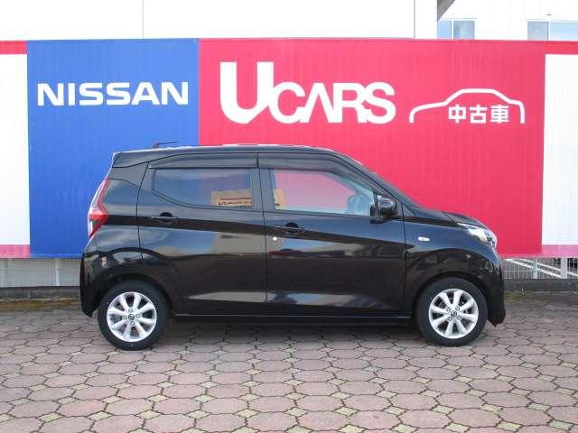 デイズ 660 X 純正大型ナビ/バックモニター/純正ドライブ 踏み間違え防止 禁煙 スマートキー イモビライザー バックカメラ 1オーナー アイドリングストップ ドライブレコーダー キーレス フルオートエアコン ナビTV WAB 記録簿 運転席エアバック PS(8枚目)