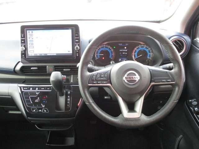 デイズ 660 ハイウェイスターX 4WD 純正ドラレコ/純正ナビ 記録簿 踏み間違い防止 パーキングアシスト 禁煙車 ワンオーナー メモリナビ レーンキープアシスト アラウンドビューカメラ LEDライト インテリキー AW バックカメラ ドラレコ ETC 盗難防止(4枚目)