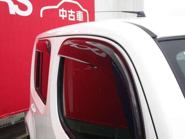 プラスチックバイザー付いてます☆