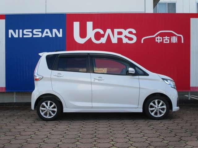 デイズ ６６０　ハイウェイスターＸ　４ＷＤ　純正ナビ／シートヒーター　ナビＴＶ付　全席ＰＷ　ＩＳＴＯＰ　ダブルエアバッグ　ＰＳ　スマキー　Ｂカメラ　ＡＡＣ　フルタイム４ＷＤ　盗難防止システム　禁煙　ＬＥＤライト　１オーナー車　アルミホイール　キーフリーシステム　記録簿（10枚目）