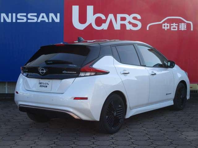 リーフ Ｘ　Ｖセレクション　９０周年記念車　ＢＯＳＥサウンド／当社試乗車／９０ｔｈ記念車　試乗車ＵＰ　全方位カメラ　ＬＥＤヘッドライト　インテリキー　レーンキープ　踏み間違い防止　ＥＴＣ　禁煙車　サイドカーテンエアバック　Ｂカメラ　ナビＴＶ（2枚目）