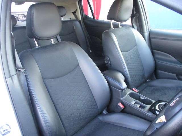 リーフ Ｘ　Ｖセレクション　９０周年記念車　ＢＯＳＥサウンド／当社試乗車／９０ｔｈ記念車　試乗車ＵＰ　全方位カメラ　ＬＥＤヘッドライト　インテリキー　レーンキープ　踏み間違い防止　ＥＴＣ　禁煙車　サイドカーテンエアバック　Ｂカメラ　ナビＴＶ（6枚目）