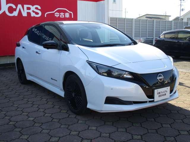 リーフ Ｘ　Ｖセレクション　９０周年記念車　ＢＯＳＥサウンド／当社試乗車／９０ｔｈ記念車　試乗車ＵＰ　全方位カメラ　ＬＥＤヘッドライト　インテリキー　レーンキープ　踏み間違い防止　ＥＴＣ　禁煙車　サイドカーテンエアバック　Ｂカメラ　ナビＴＶ（8枚目）