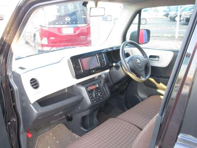 モコ ６６０　Ｘ　ＦＯＵＲ　４ＷＤ　純正ナビゲーション／シートヒーター純正ア　ナビ　フルオートエアコン　キーフリー　４ＷＤ車　エアバック　禁煙車　ＡＢＳ　パワーウィンドウ　パワーステアリング　アルミ　助手席エアバッグ　ワンオーナー　インテリキ－　メモリ－ナビ（16枚目）