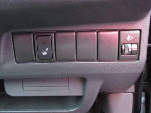 モコ ６６０　Ｘ　ＦＯＵＲ　４ＷＤ　純正ナビゲーション／シートヒーター純正ア　ナビ　フルオートエアコン　キーフリー　４ＷＤ車　エアバック　禁煙車　ＡＢＳ　パワーウィンドウ　パワーステアリング　アルミ　助手席エアバッグ　ワンオーナー　インテリキ－　メモリ－ナビ（18枚目）