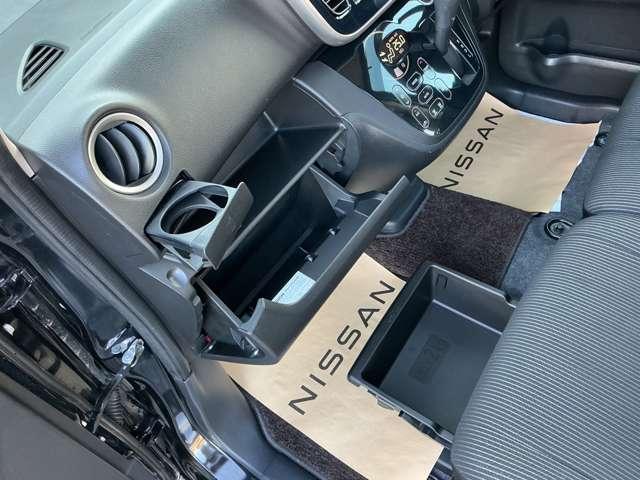 デイズルークス 660 X Vセレクション 踏み間違い衝突防止 W電動ドア スマキー ナビTV 盗難防止 i-stop ETC ワンオ-ナ-車 アルミホイール バックカメラ キーフリー サイドカメラ ドライブレコーダー オートエアコン ABS(16枚目)