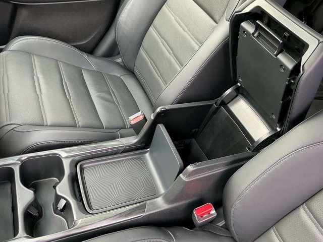 CR-Vハイブリッド 2.0 e:HEV EX ブラック エディション 4WD 1オーナー バックモニター LEDヘッドライト パノラミックサンルーフ イモビ アルミホイール メモリーナビ ドライブレコーダー ETC フルオートエアコン 4WD スマートキー(16枚目)