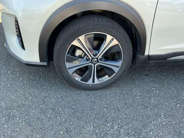 キックス 1.2 X (e-POWER) ナビ&TV ワンオ-ナ-車 追従クルコン スマートキー LEDヘッド レーンアシスト パワーステアリング 盗難防止システム ドライブレコーダー ETC メモリーナビ サイドエアバッグ アルミ AAC(9枚目)