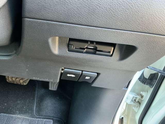 キックス 1.2 X (e-POWER) ナビ&TV ワンオ-ナ-車 追従クルコン スマートキー LEDヘッド レーンアシスト パワーステアリング 盗難防止システム ドライブレコーダー ETC メモリーナビ サイドエアバッグ アルミ AAC(18枚目)