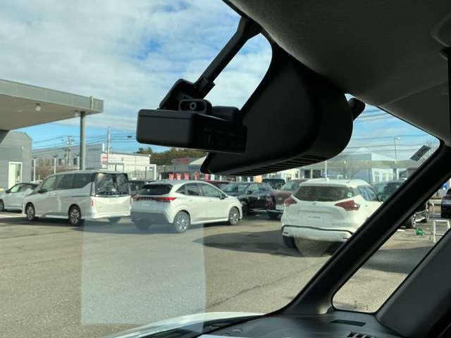 ルークス 660 ハイウェイスターX プロパイロット 4WD 盗難防止システム 追突防止装置 全方位モニター ワンオーナー ドライブレコーダー LEDライト インテリキー 追従クルコン アルミホイール レーンアシスト ETC キーフリー パワーウィンドウ ABS(14枚目)