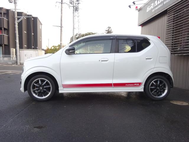 アルトターボRS ベースグレード 4WD ワンオーナー車 バックカメラ スマートキー プッシュスタート 革巻ステアリング シートヒーター 電動格納ミラー フォグランプ アルミ(8枚目)