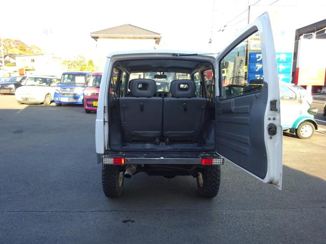 ジムニー ランドベンチャー 4WD ターボ リフトアップ3インチ 社外バンパー 社外マフラー ナルディウッドステアリング アルミ ETC エアコン パワステ エンジンスターター(10枚目)